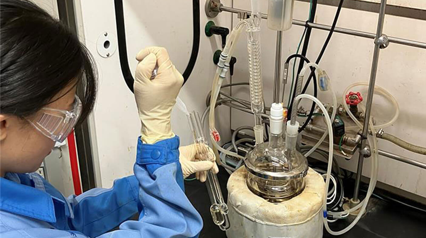 発泡原料である樹脂にまでこだわり、自社生産。